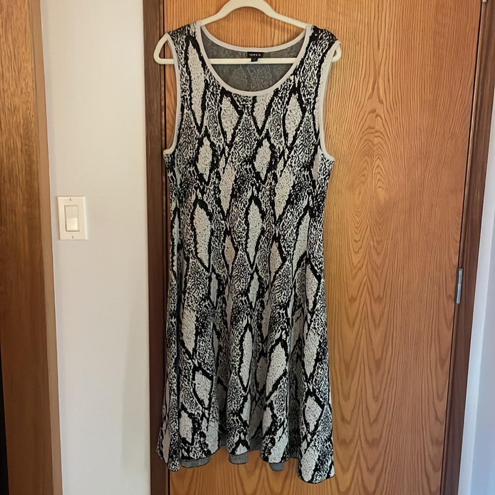 Soft and flowing Torrid sweater dress!